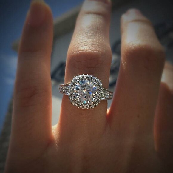 ▶Dainty Beautiful Classic Silver Plated Wedding/Engagement Ring for Women, L014